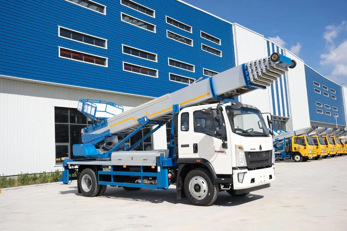 隆化县出租云梯车高空作业车 建筑垃圾搬运